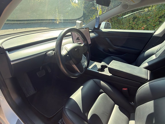 Tesla Model 3 8 of 8