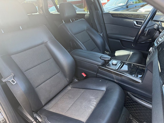 Mercedes-Benz E220 11 of 27