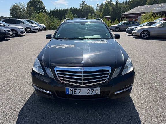 Mercedes-Benz E220 9 of 27