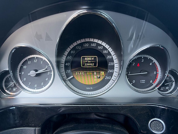 Mercedes-Benz E220 18 of 27