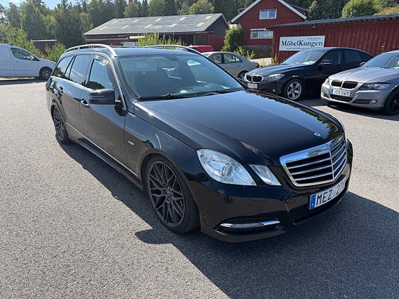 Mercedes-Benz E220 8 of 27