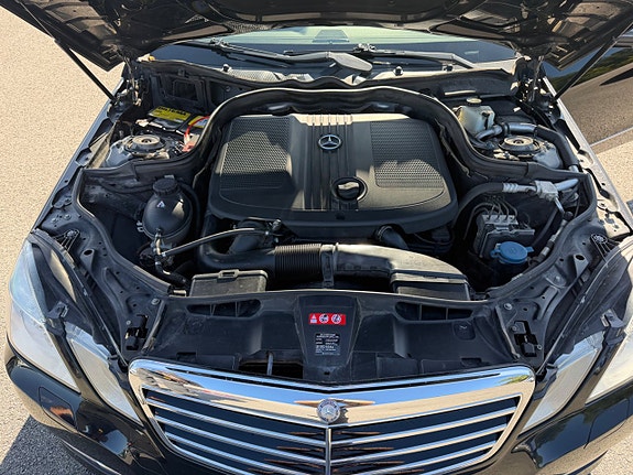 Mercedes-Benz E220 25 of 27