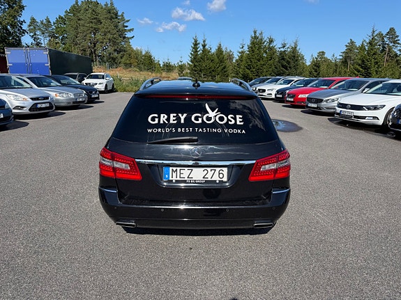 Mercedes-Benz E220 4 of 27
