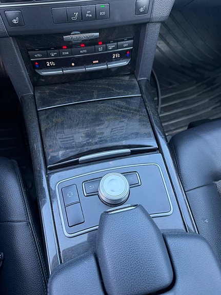Mercedes-Benz E220 21 of 27