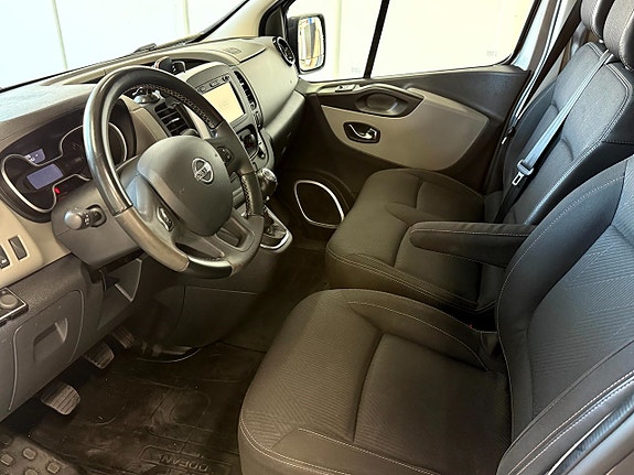 Nissan NV300 9 of 18