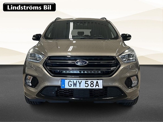 Ford Kuga 8 of 18