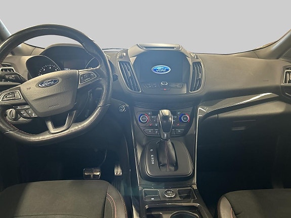 Ford Kuga 11 of 18