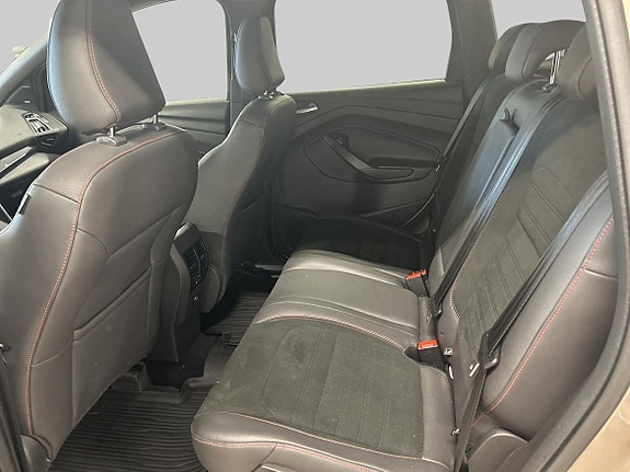 Ford Kuga 10 of 18