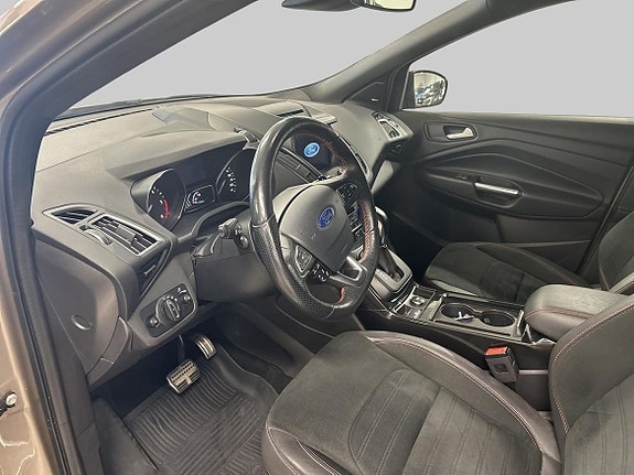 Ford Kuga 13 of 18