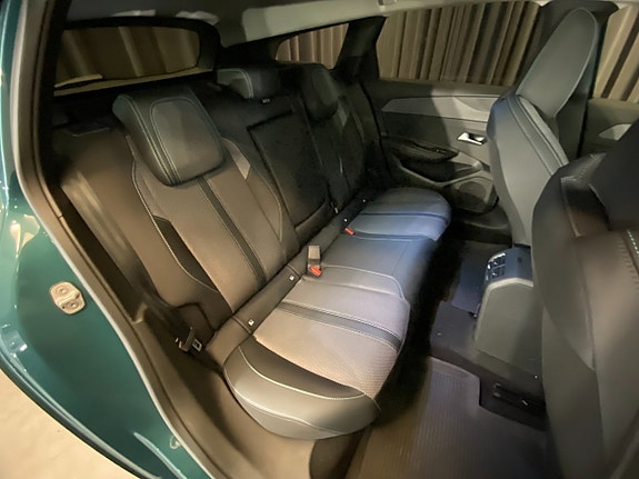 Peugeot 308 SW 10 of 30