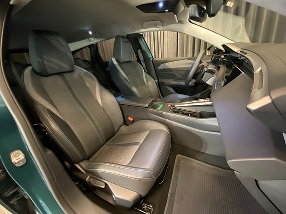 Peugeot 308 SW 9 of 30