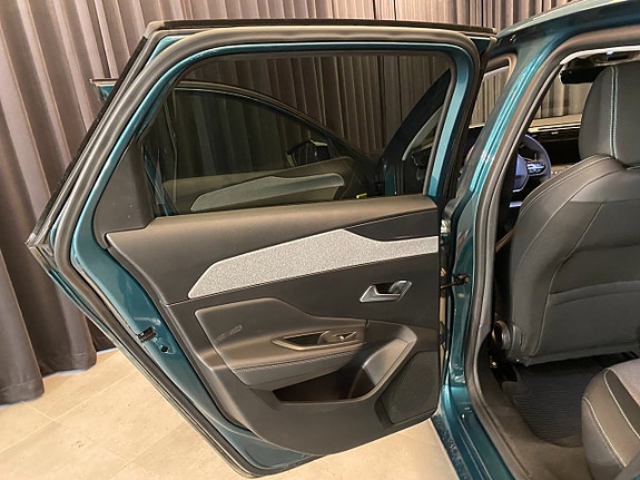 Peugeot 308 SW 30 of 30