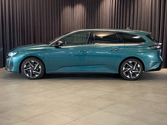 Peugeot 308 SW 3 of 30