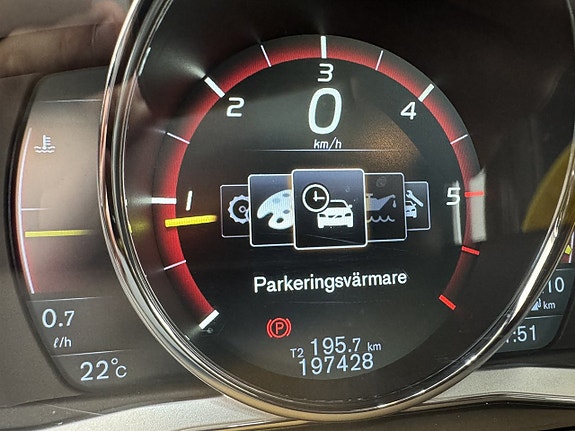 Volvo XC60 18 of 21