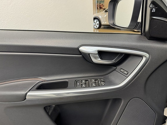 Volvo XC60 19 of 21