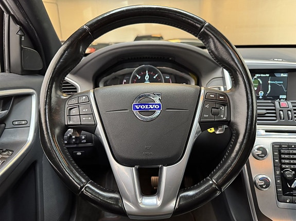 Volvo XC60 12 of 21
