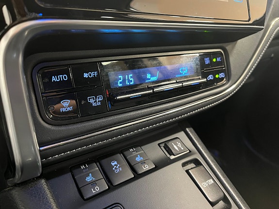 Toyota Auris 11 of 24