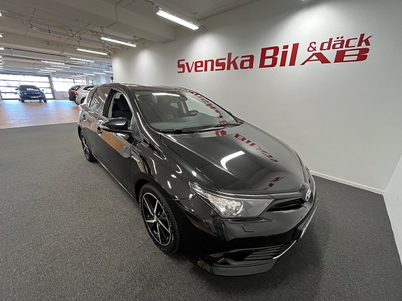 Toyota Auris 3 of 24