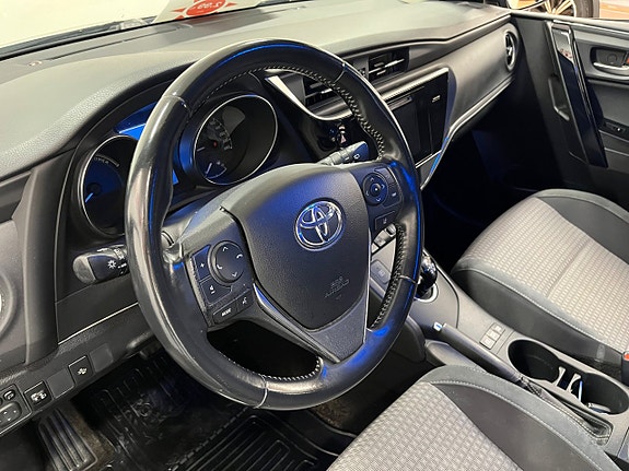 Toyota Auris 14 of 24