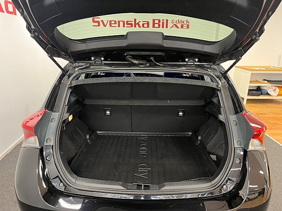 Toyota Auris 24 of 24