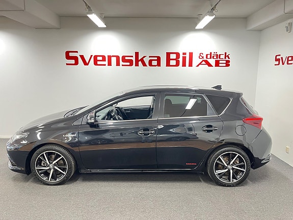 Toyota Auris 7 of 24