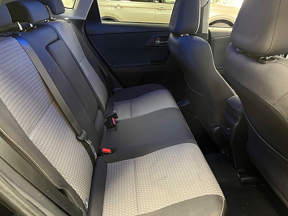 Toyota Auris 21 of 24