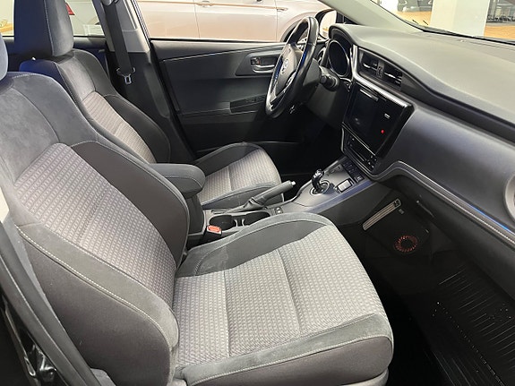 Toyota Auris 20 of 24