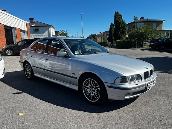 BMW 528 5 of 9