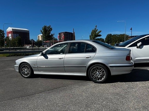 BMW 528 4 of 9