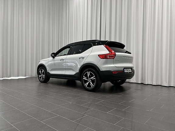 Volvo XC40 4 of 15
