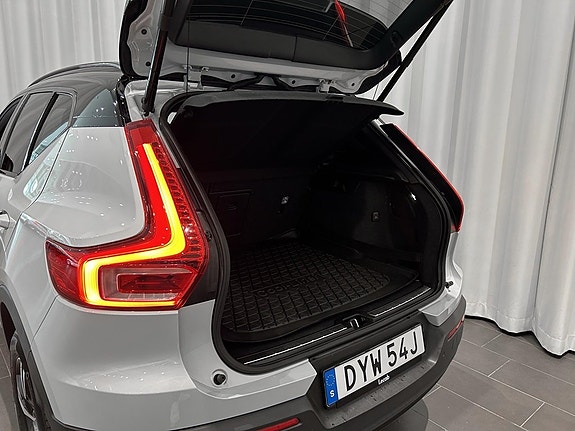 Volvo XC40 5 of 15