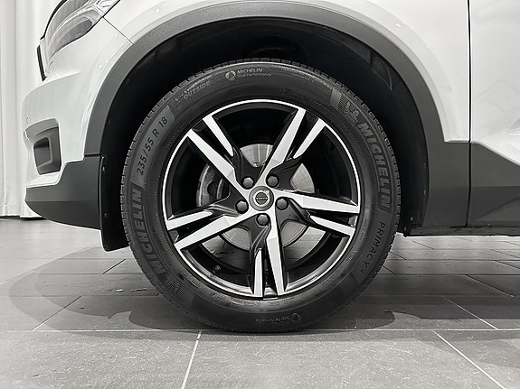 Volvo XC40 6 of 15