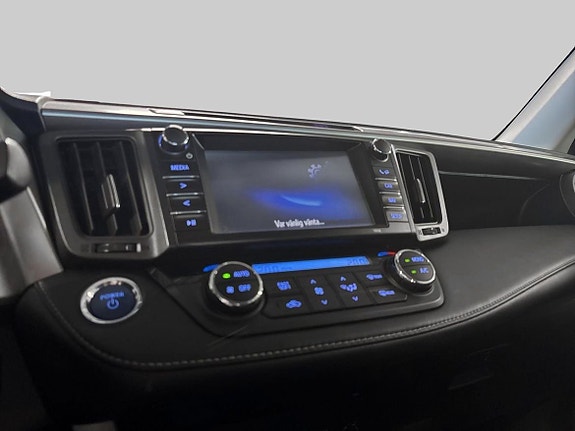 Toyota RAV4 16 of 19