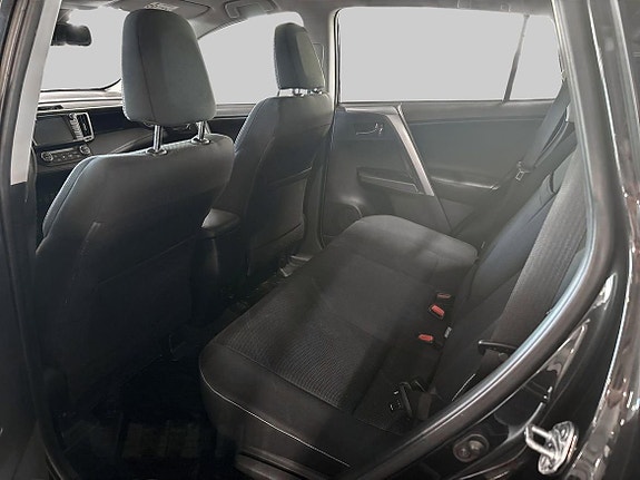 Toyota RAV4 11 of 19