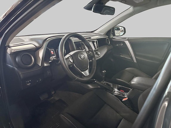 Toyota RAV4 14 of 19