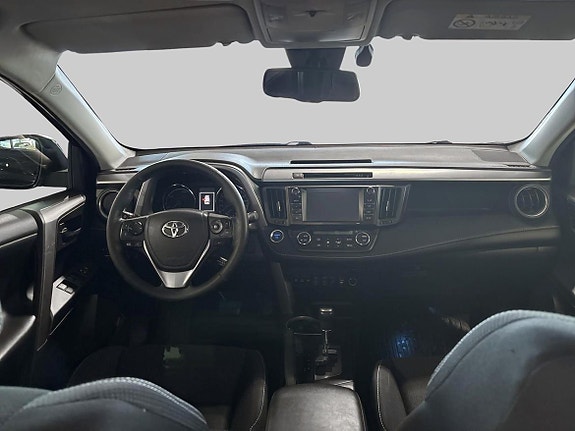 Toyota RAV4 12 of 19