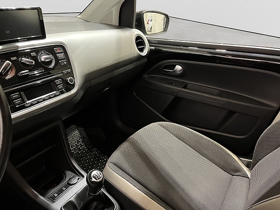 Volkswagen UP! 16 of 18
