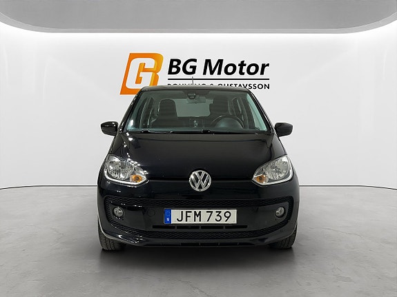 Volkswagen UP! 2 of 18