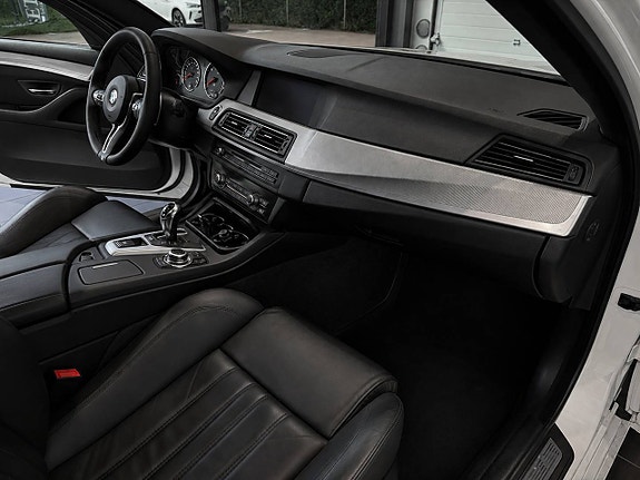 BMW M5 8 of 17