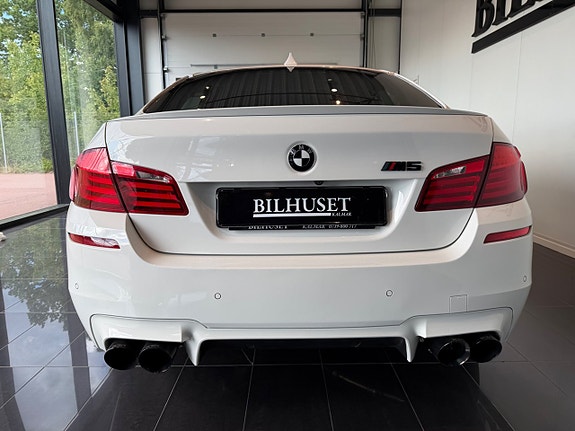BMW M5 4 of 17