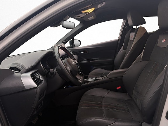 Toyota C-HR 12 of 30
