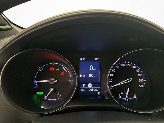 Toyota C-HR 13 of 30
