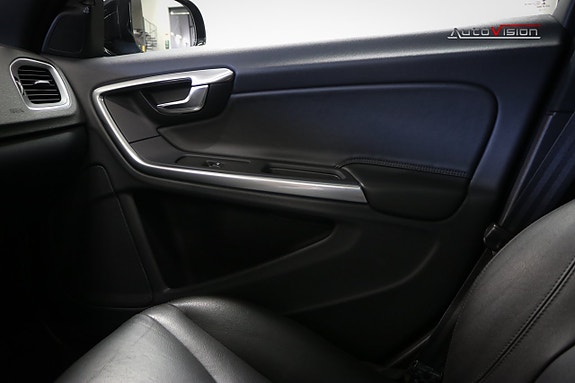 Volvo V60 Cross Country 16 of 30