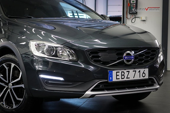 Volvo V60 Cross Country 4 of 30
