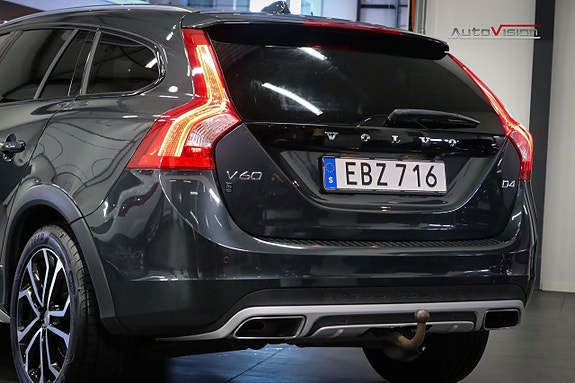 Volvo V60 Cross Country 6 of 30