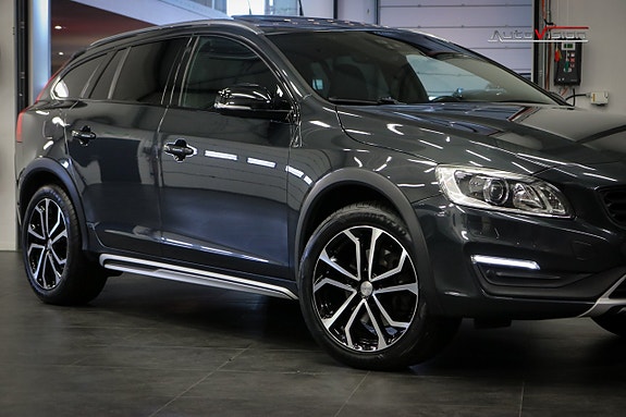 Volvo V60 Cross Country 3 of 30