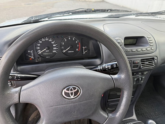 Toyota Corolla 8 of 8