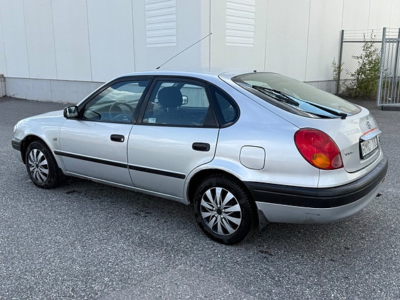 Toyota Corolla 4 of 8