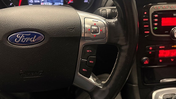 Ford S-MAX 27 of 29