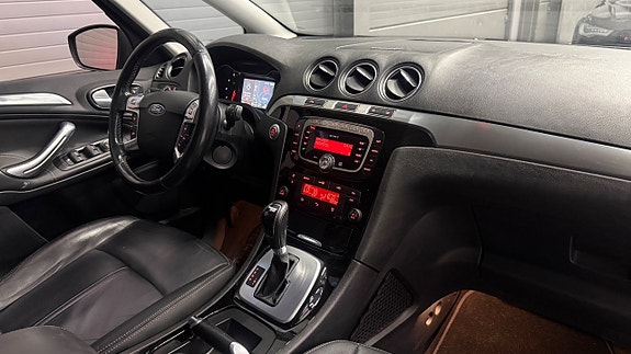 Ford S-MAX 20 of 29